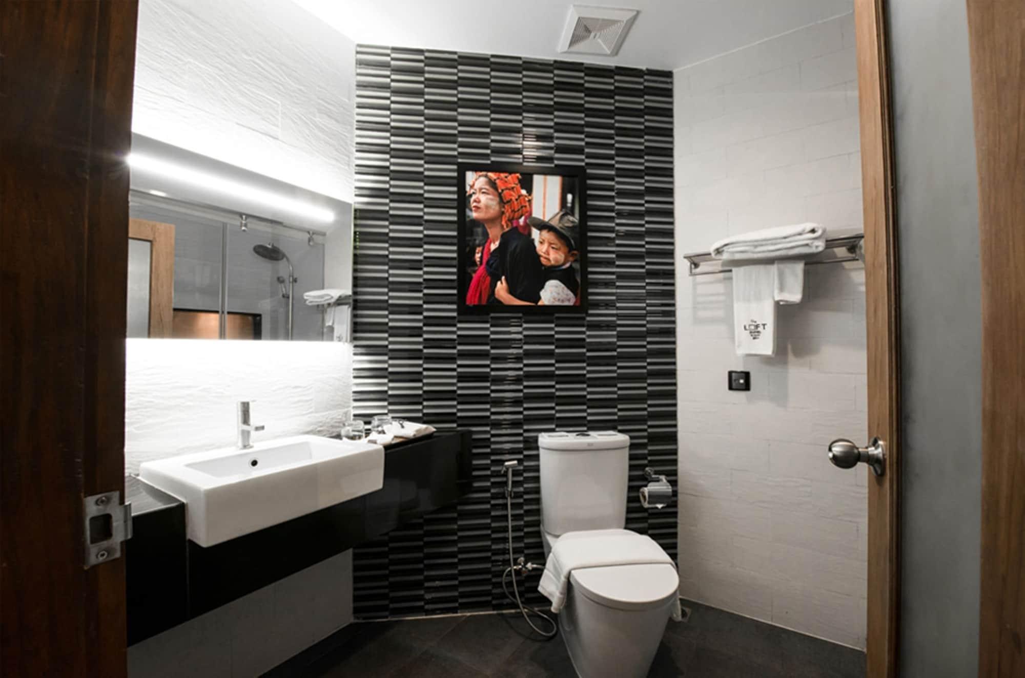 The Loft Hotel Downtown Янгон Экстерьер фото