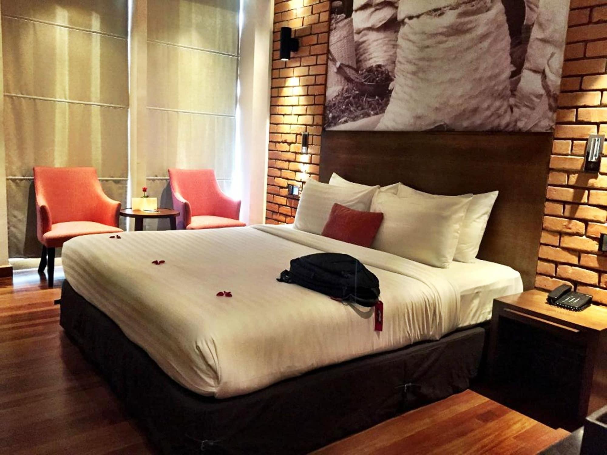 The Loft Hotel Downtown Янгон Экстерьер фото