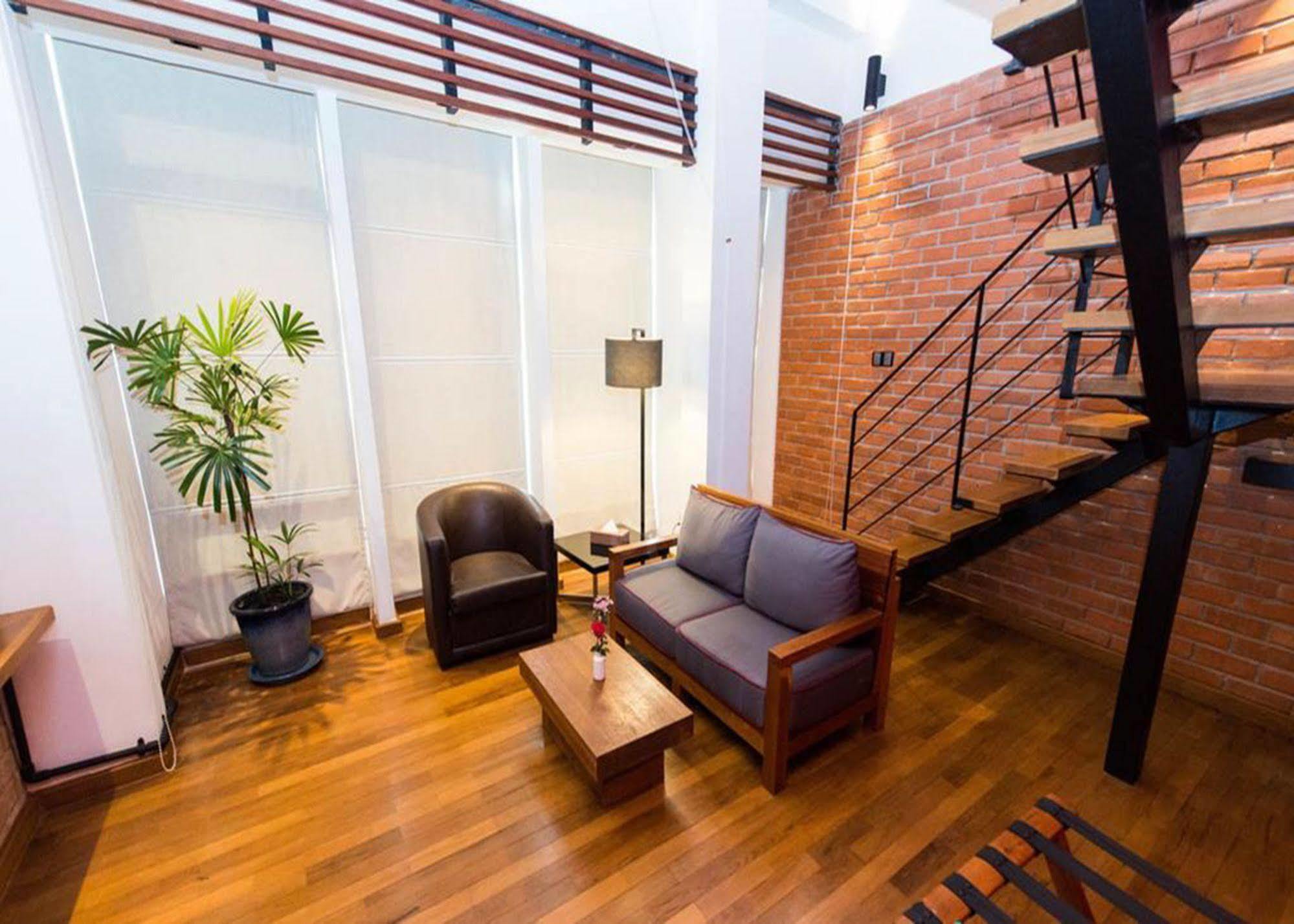The Loft Hotel Downtown Янгон Экстерьер фото
