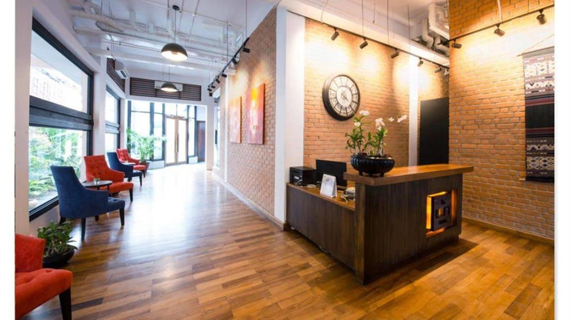 The Loft Hotel Downtown Янгон Экстерьер фото