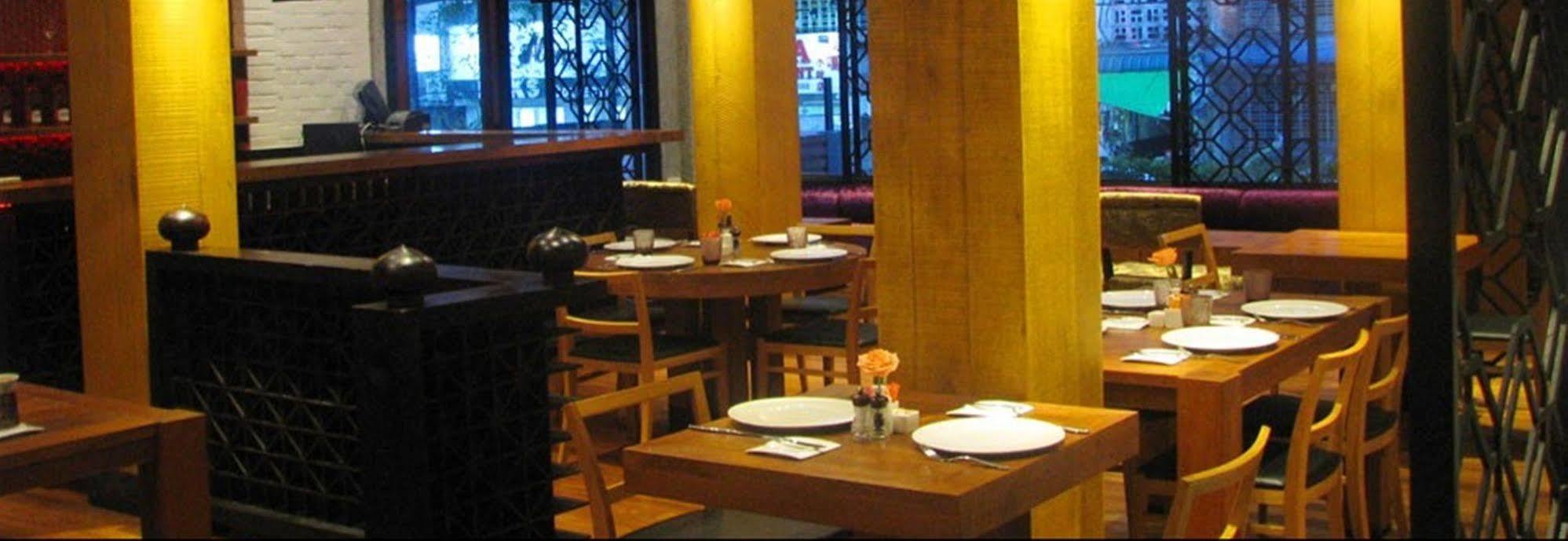 The Loft Hotel Downtown Янгон Экстерьер фото