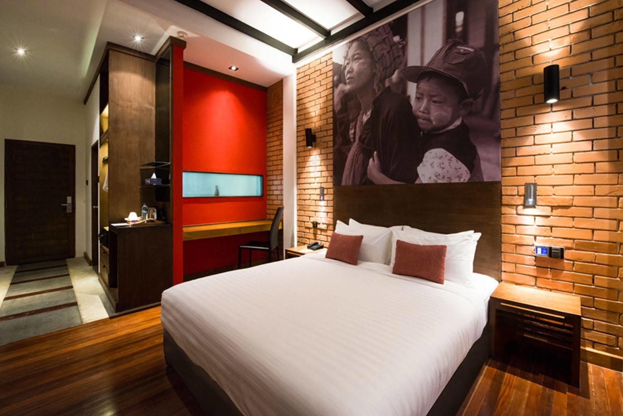 The Loft Hotel Downtown Янгон Экстерьер фото